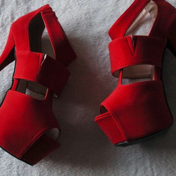 Qupid Stiletto Platforms - Picture 2 of 3